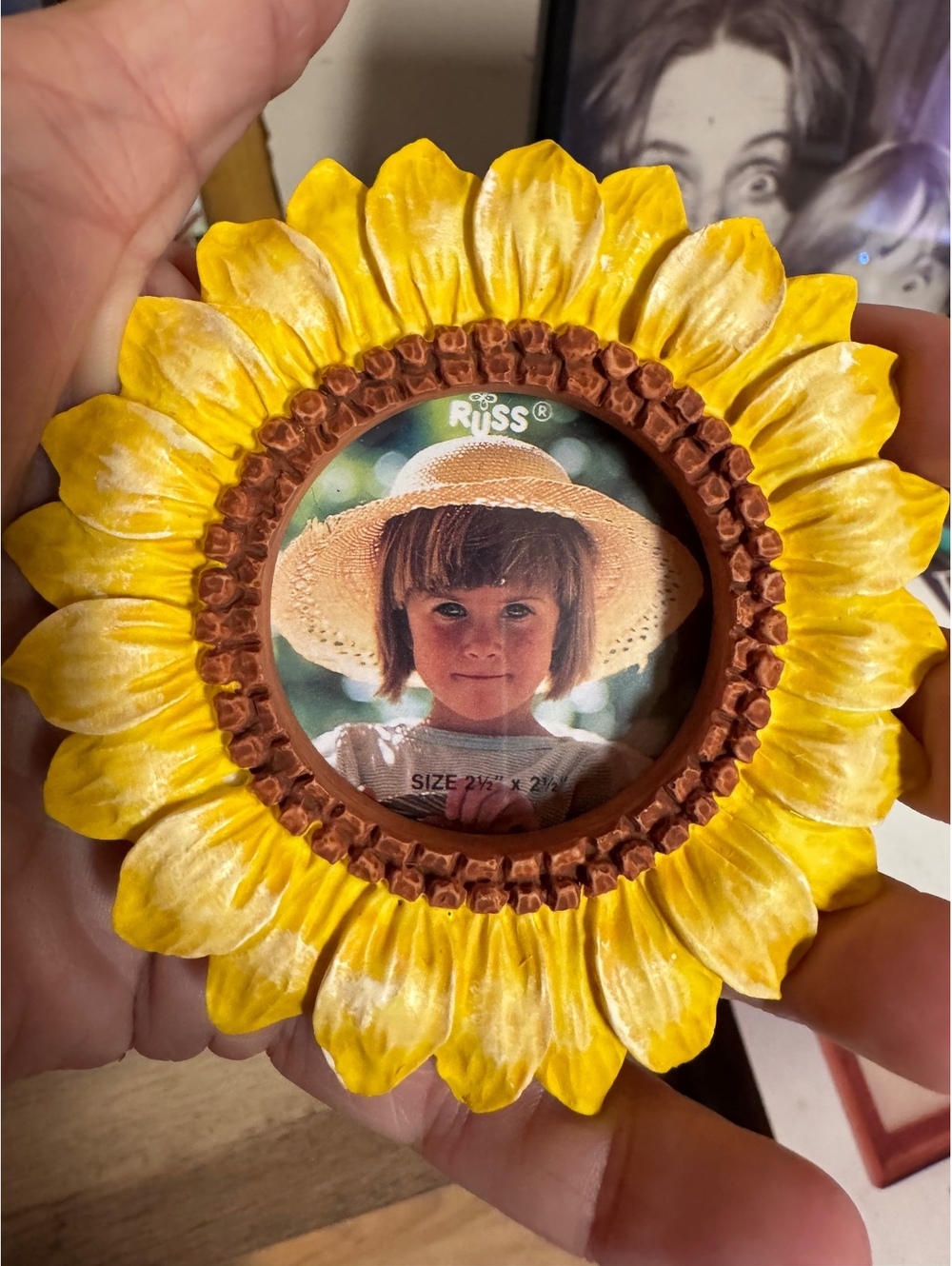 Russ Sunflower Shaped mini Picture Frame 2.5 x 2.5 Inch